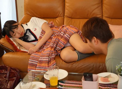 Thằng kia nện em gái mới lớn của người yêu