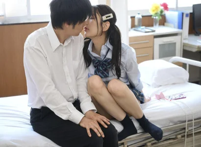 Cậu nam sinh yếu đuối bị khoa khôi địt trong lớp